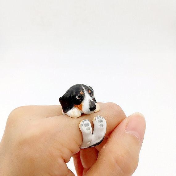 Mary Lou Black & White Dachshund Ring - MaryLouStore