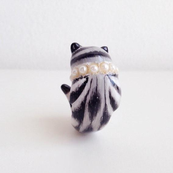 Mary Lou White & Black Kitten Ring - MaryLouStore