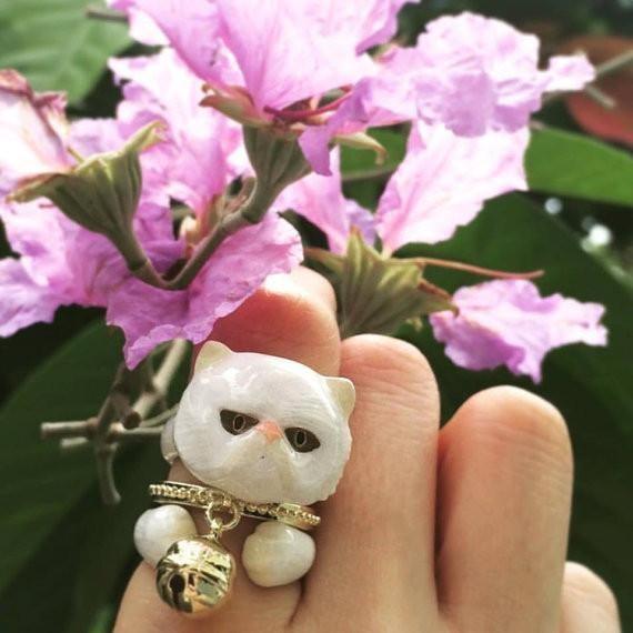 Mary Lou White Persian Cat Ring with Bell - MaryLouStore